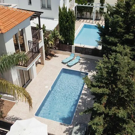 2br With Private Pool Near Fig Tree Bay By Cyprus Horizons פאראלימני